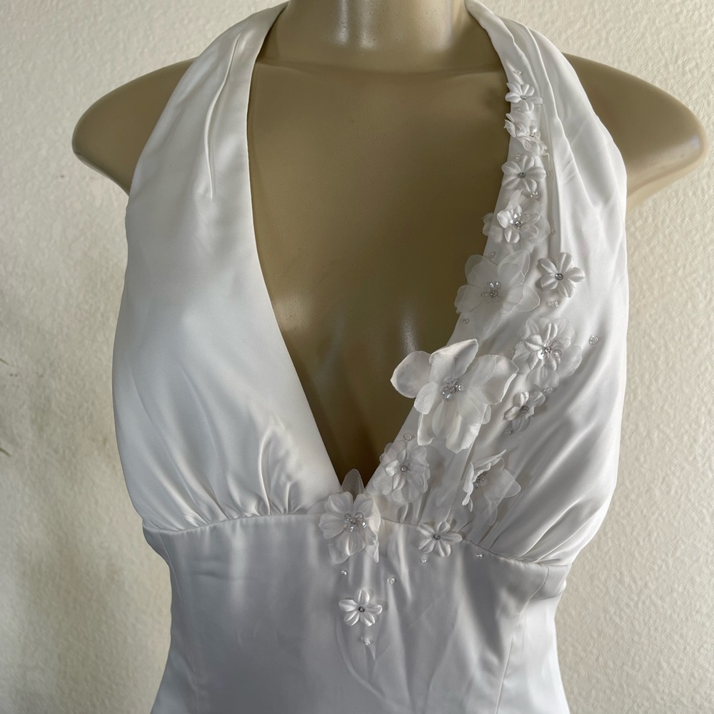 Wedding dress - Picture 8 of 13